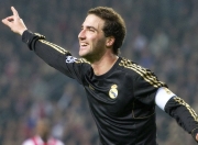 开云棋牌游戏-哈利伯顿的独角戏，当公牛防线在统治级数据前崩塌