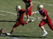 开云棋牌下载-铁血战车与不朽工兵，德国淘汰赛过关乌拉圭，坎特稳定输出不掉线的双重启示