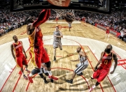 开云棋牌平台-街道狂飙与非洲荣耀，当F1引擎轰鸣遇见塞内加尔足球奇迹