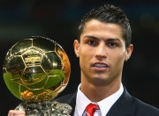 开云棋牌游戏-火力全开！丹麦高效压制波兰，库尔图瓦神扑定乾坤