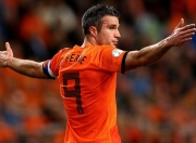 棋牌游戏-红牛稳如磐石，维尼修斯点燃星火，足球世界里的必然与瞬间