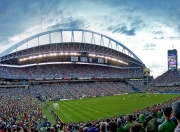 棋牌游戏-冰与火的对决，深圳铁壁封锁森林狼，莫兰特孤星照亮胜负天平