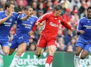 开云棋牌官网-赛道与绿茵的交汇，姆巴佩的F1之夜制胜传奇