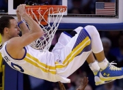 开云棋牌官方-欧冠淘汰赛之夜，克莱完成里程碑