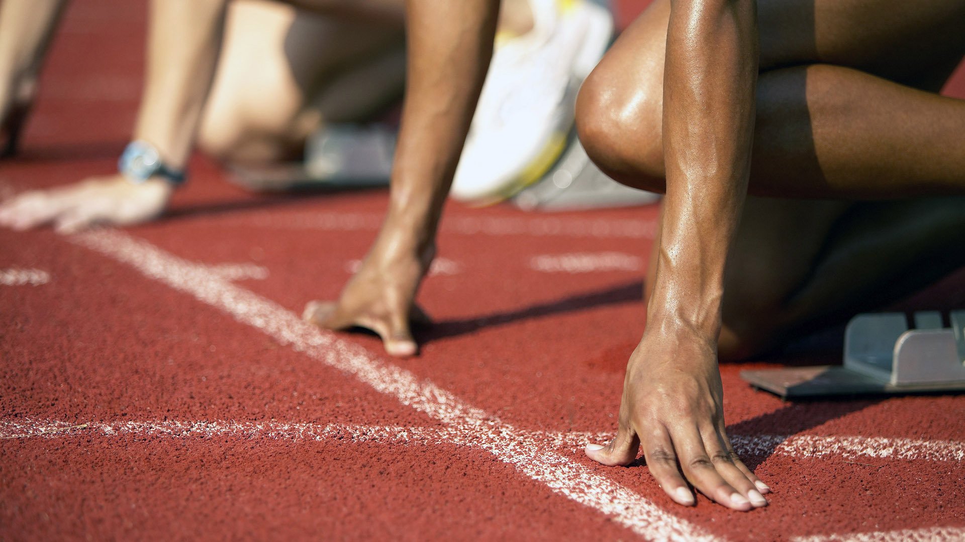 世界排名争夺战焦点战，太阳连续得分压制北京队