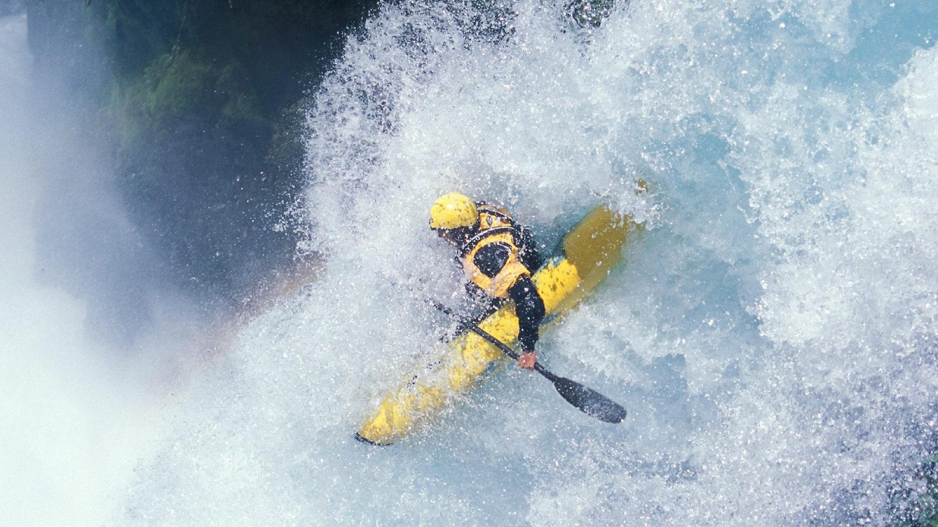 红牛二队风暴席卷赛场，佩雷兹点燃激情，阿斯顿马丁溃败背后的唯一真相